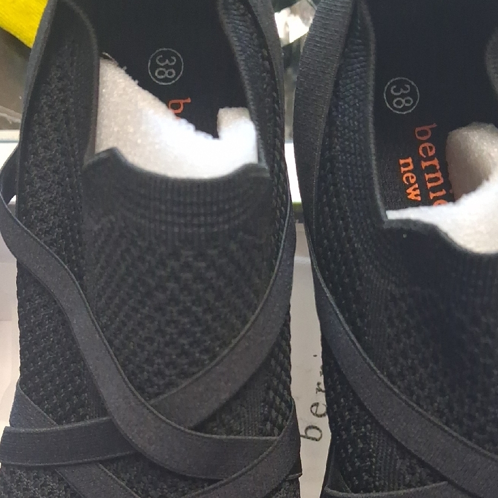 Bernie Mev Black Woven Slip-On Flats - Picture 3 of 7